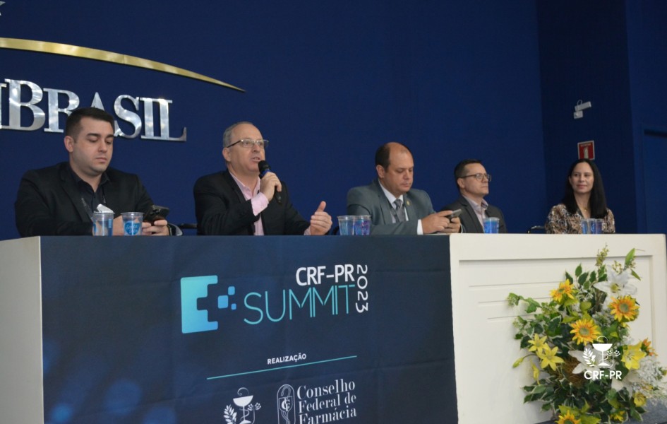 crf-pr-summit-2023-promove-networking-e-explora-o-futuro-da-profissao