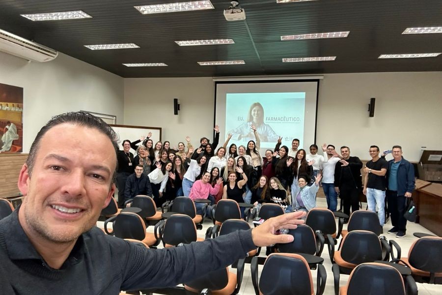 workshop-em-londrina-foca-na-qualificacao-de-farmaceuticos-para-atuacao-em-farmacias-comunitarias