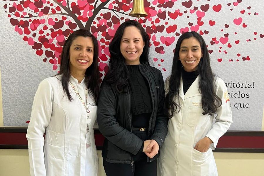 farmacia-oncologica-do-hc-ufpr-recebe-visita-do-crf-pr-e-evidencia-protagonismo-farmaceutico-no-tratamento-oncologico