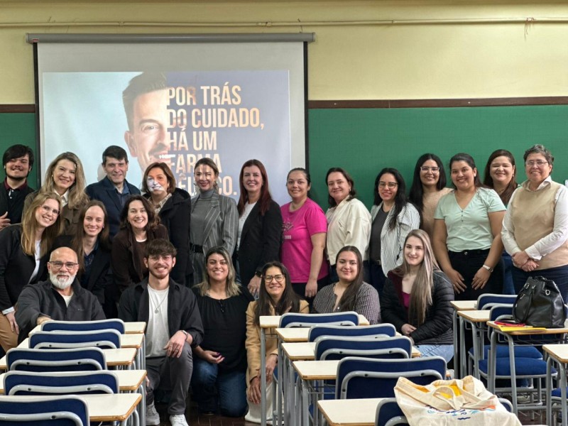 ii-simposio-paranaense-de-farmacia-magistral-reune-especialistas-e-promove-atualizacao-profissional-em-cascavel