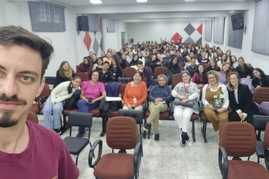 curso-sobre-farmacoterapia-da-contracepcao-hormonal-reune-farmaceuticos-em-umuarama