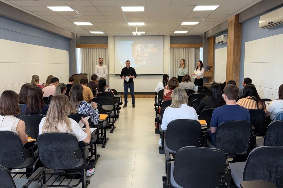 conexao-farmaceutica-em-guarapuava-reforca-o-papel-estrategico-dos-profissionais-do-servico-publico-na-saude-coletiva